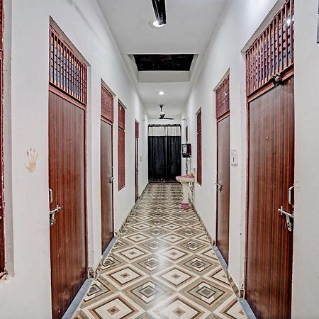 Oyo Double Ss Hotel Hāthras 外观 照片
