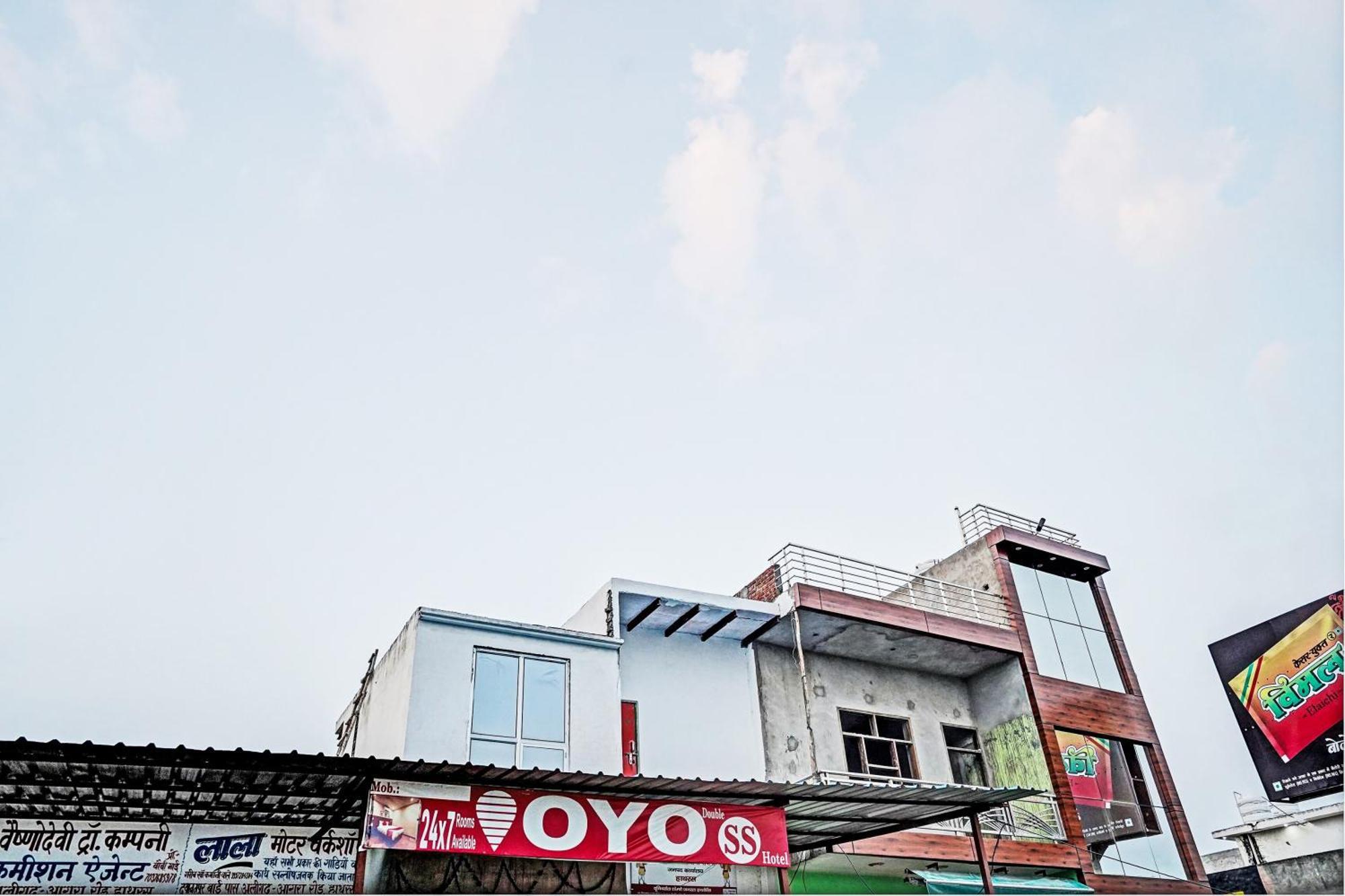 Oyo Double Ss Hotel Hāthras 外观 照片