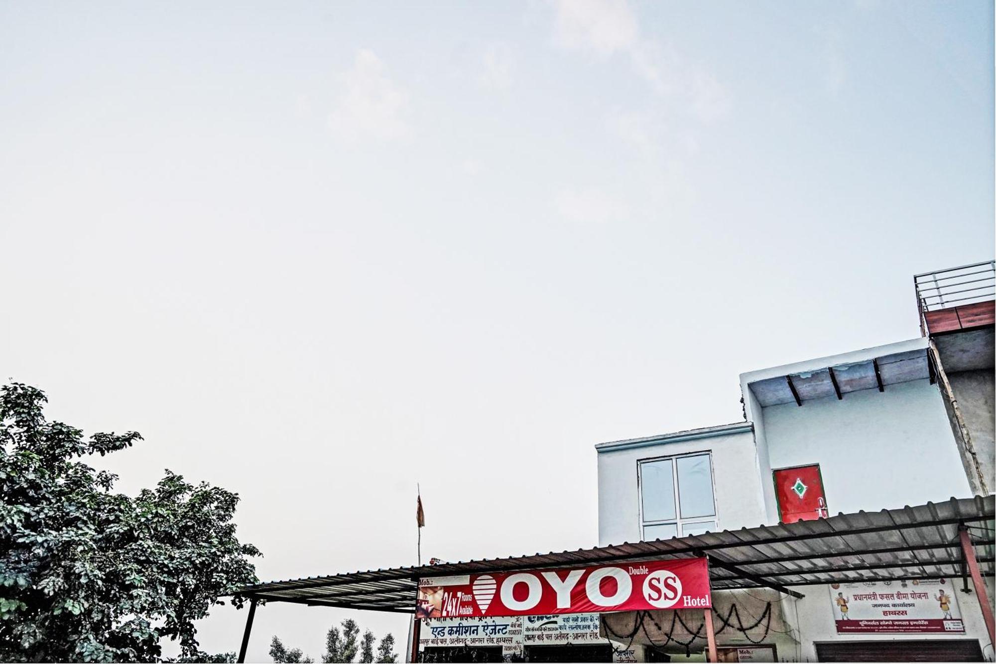 Oyo Double Ss Hotel Hāthras 外观 照片